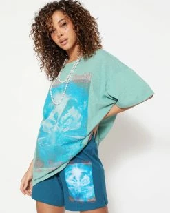 BOYS LIE X Green Washed Up Boyfriend Tee -Boys Lie Sales Store 4O7A0021 1