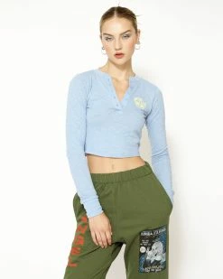 BOYS LIE X Misty Blue Crop Henley 14 BOYS LIE X Misty Blue Crop Henley -Boys Lie Sales Store 4O7A8789 e342aaf2 5cad 408d b6c6 b59c428cd8de