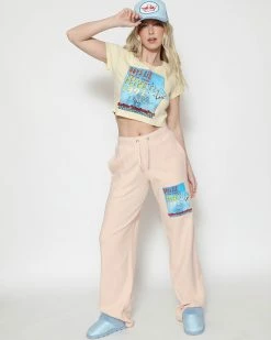 BOYS LIE X World Tour Sweatpants -Boys Lie Sales Store 4O7A9388 47b2c404 67a7 4a92 8605 02008baaa028