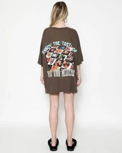 BOYS LIE X Checkmate Boyfriend Tee 19 BOYS LIE X Checkmate Boyfriend Tee -Boys Lie Sales Store 4O7A9527