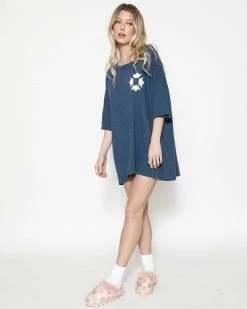 BOYS LIE X World Tour Boyfriend Tee 27 BOYS LIE X World Tour Boyfriend Tee -Boys Lie Sales Store 4O7A9625 f8627743 9ae1 49c9 bdf0 d7d4b2f478c5