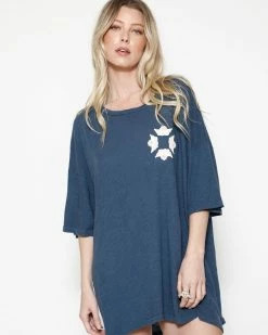 BOYS LIE X World Tour Boyfriend Tee 25 BOYS LIE X World Tour Boyfriend Tee -Boys Lie Sales Store 4O7A9626